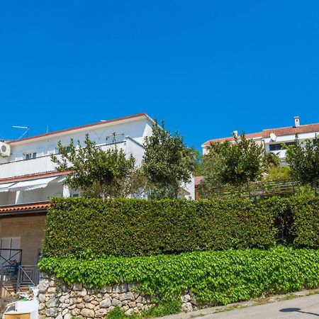 Apartments Jadranka Dramalj Exterior photo